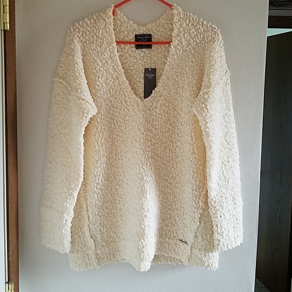 Abercrombie boucle sweater NWT
